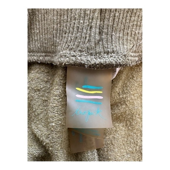 Bikini Village | Tropik Cargo Shorts - Size Large - Picture 5 of 10